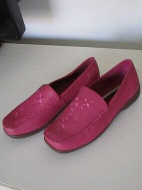 Oh-Deer! Womens Rose Pink "Blossom" Leather Flat Moccasin Loafer NWOB - Size 8M